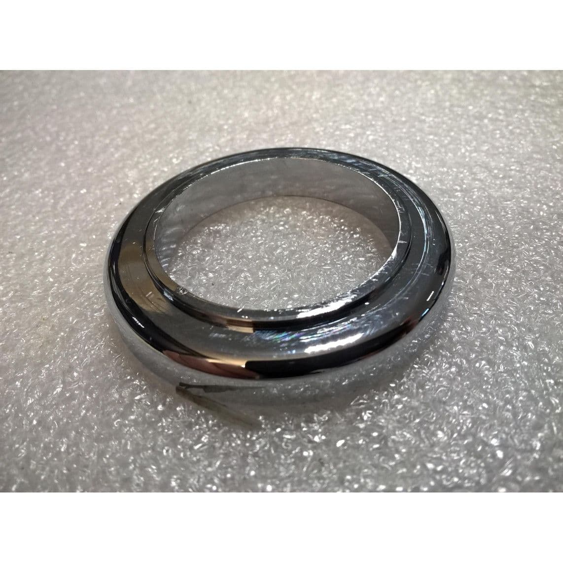 01043 Base ring, chrome, e.g. for 35319 vue 1