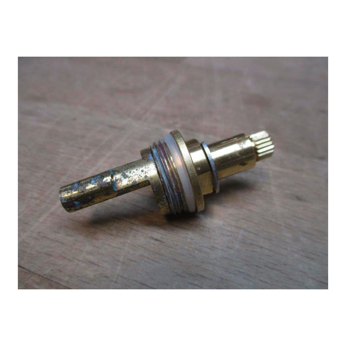 00829 Richtklep, messing, met schroefdraad, voor 73300/2 vue 1