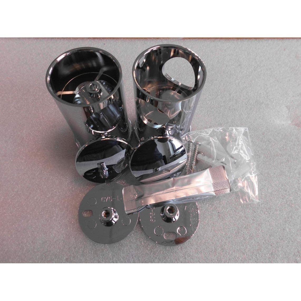 02272 Wall holder, chrome, with screws and glue, e.g. for 64840 (2x) vue 1