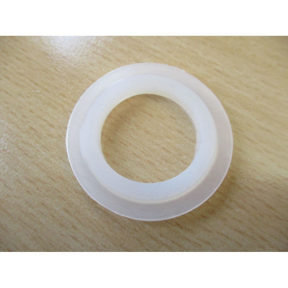 98696159 Lip gasket, silicone, 28 x 45 x 5 mm, for bathtub drain valves vue 1
